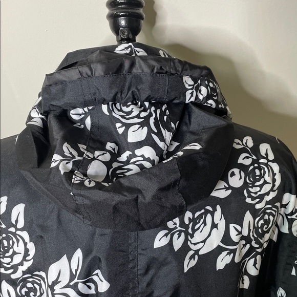 Capelli New York black and white floral print hooded RainTrench Coat - Picture 10 of 16